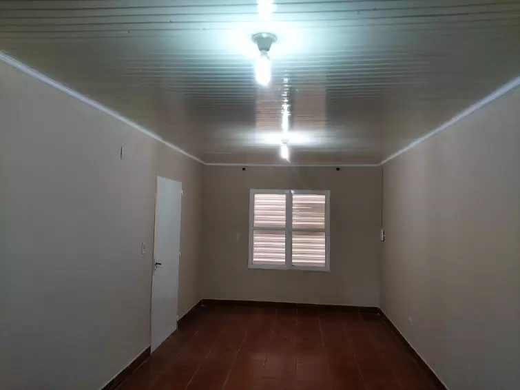 CASA  3 DORMITORIOS EN ALQUILER